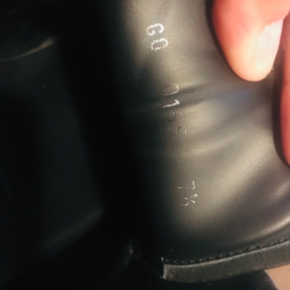 Authentic louis vuitton shoes - Picture 12 of 14